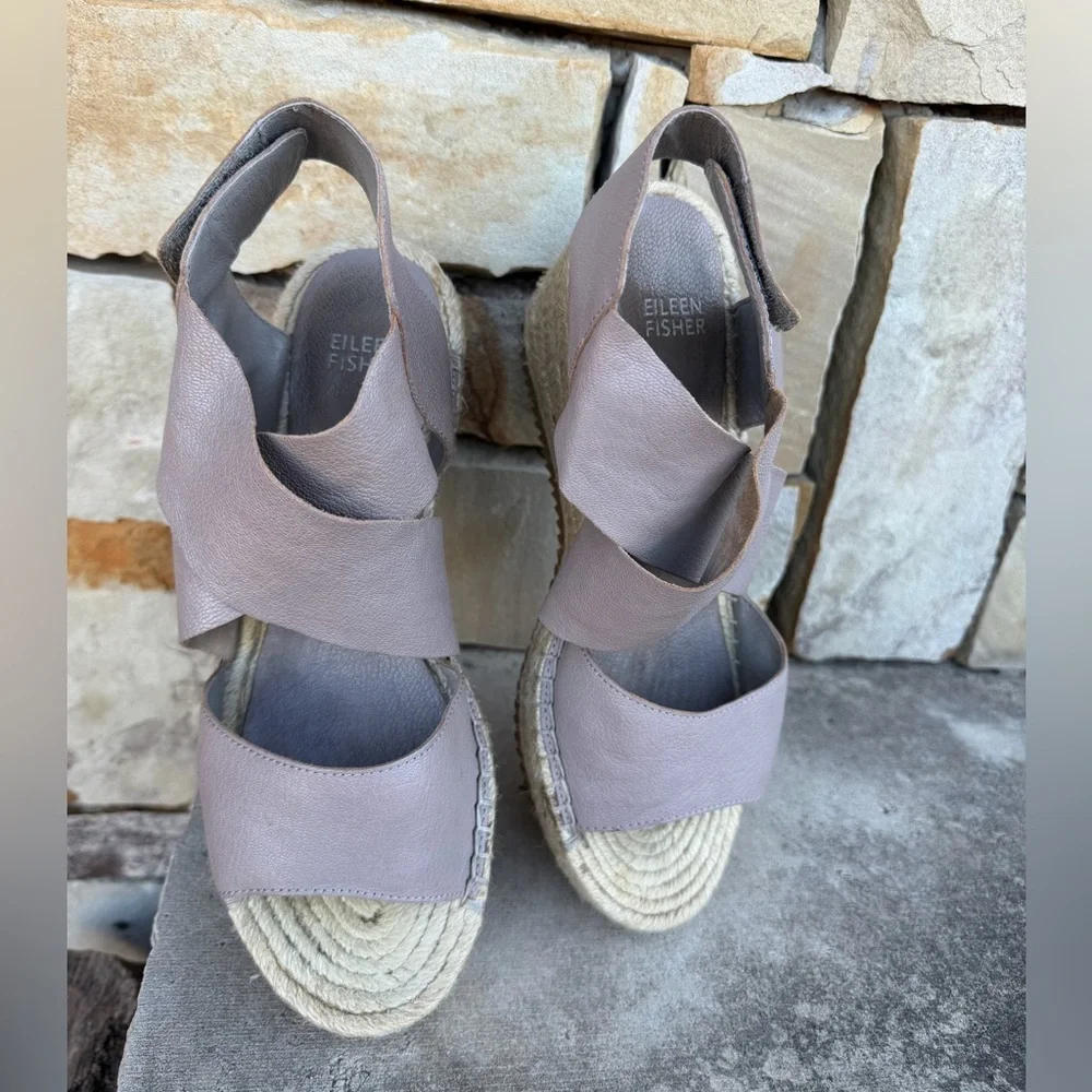 Eileen Fisher Tan Espadrille Wedge Sandals leather upper‎ & jute wrapped Sz-8. S